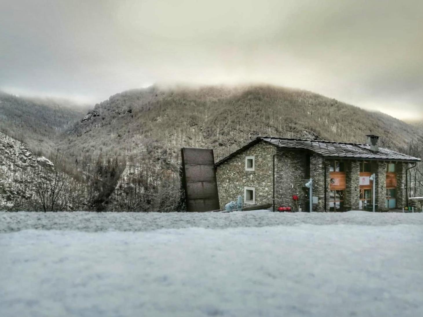 Готель Rifugio Galaberna Ostana Екстер'єр фото